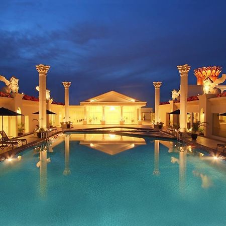 Harmoni One Convention Hotel And Service Apartments Batam Exteriör bild