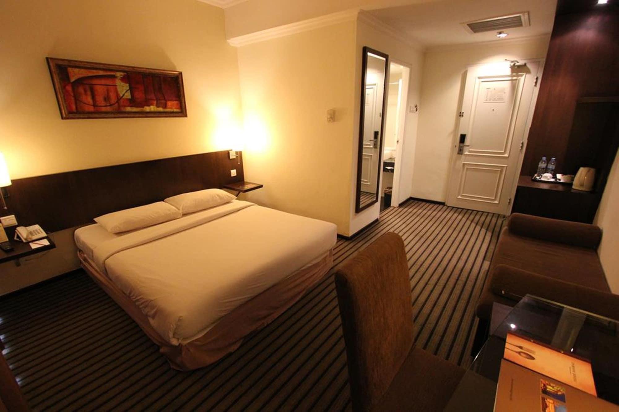 Harmoni One Convention Hotel And Service Apartments Batam Exteriör bild