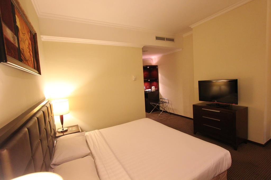 Harmoni One Convention Hotel And Service Apartments Batam Exteriör bild