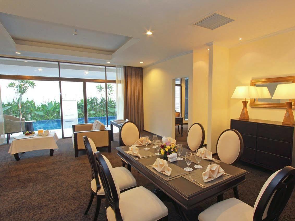 Harmoni One Convention Hotel And Service Apartments Batam Exteriör bild